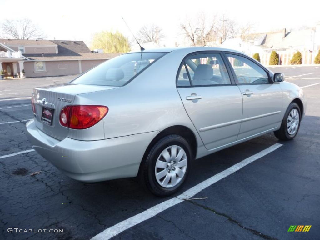 2004 Corolla LE - Lunar Mist Silver Metallic / Light Gray photo #3