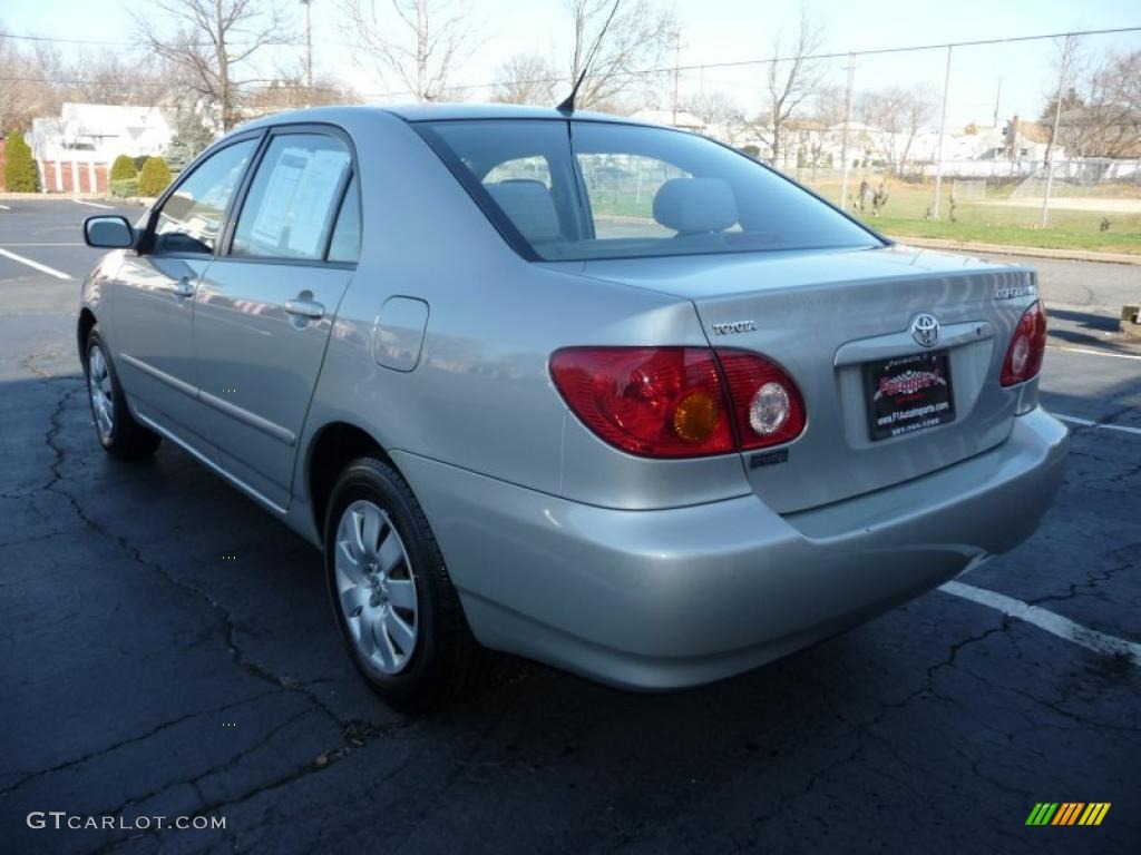 2004 Corolla LE - Lunar Mist Silver Metallic / Light Gray photo #4