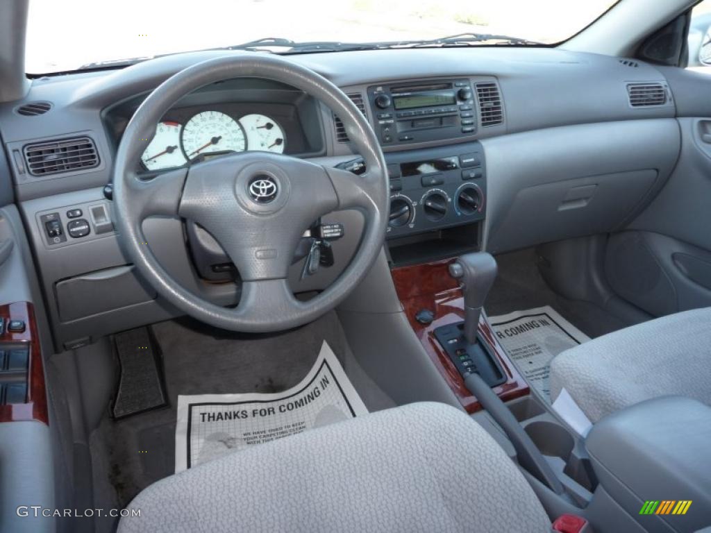 2004 Corolla LE - Lunar Mist Silver Metallic / Light Gray photo #5