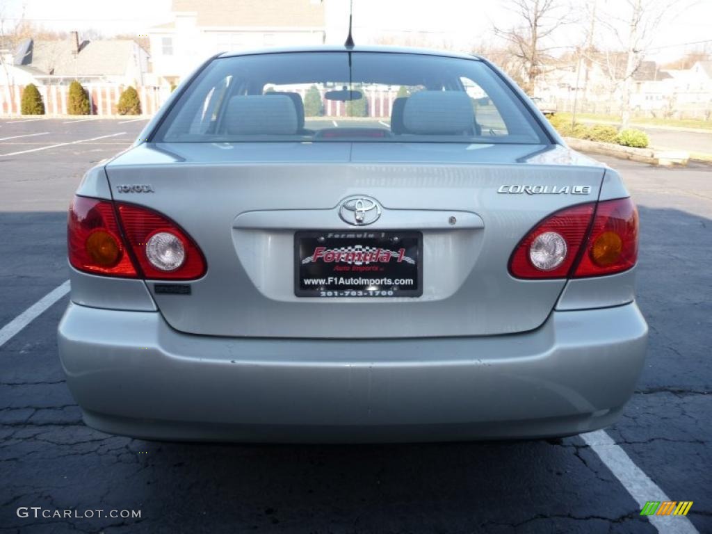 2004 Corolla LE - Lunar Mist Silver Metallic / Light Gray photo #8