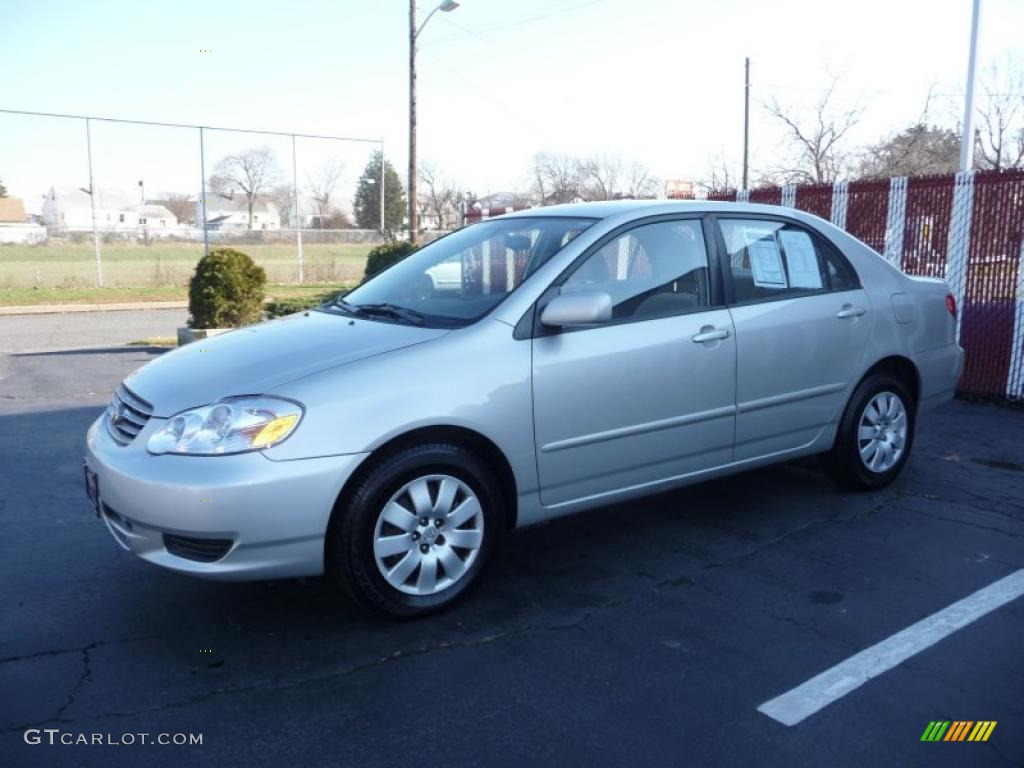 2004 Corolla LE - Lunar Mist Silver Metallic / Light Gray photo #10