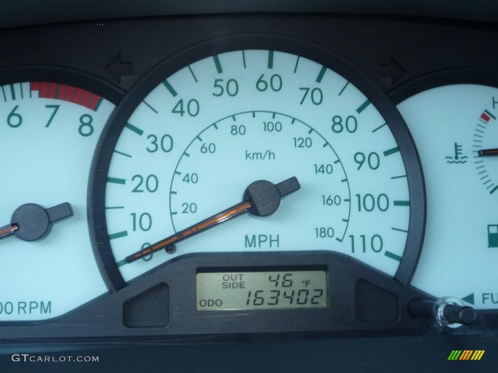 2004 Corolla LE - Lunar Mist Silver Metallic / Light Gray photo #21