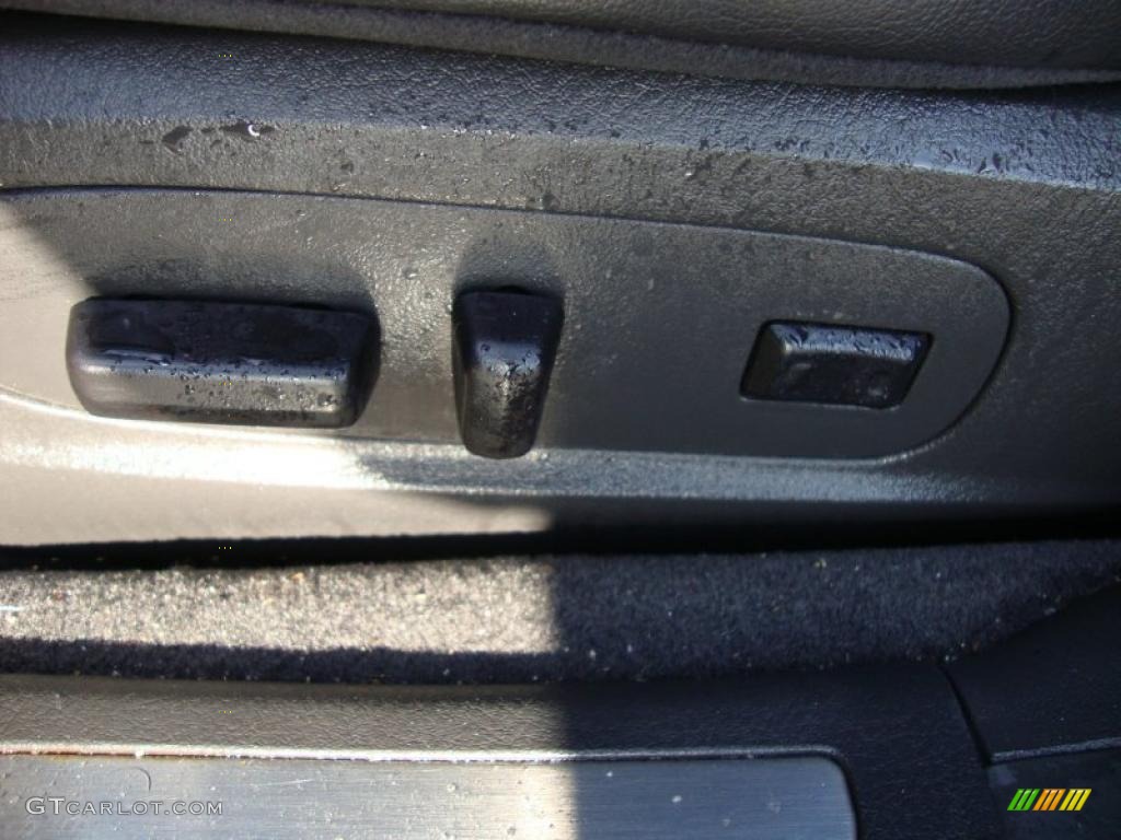 2002 LS V6 - Black / Deep Charcoal photo #17