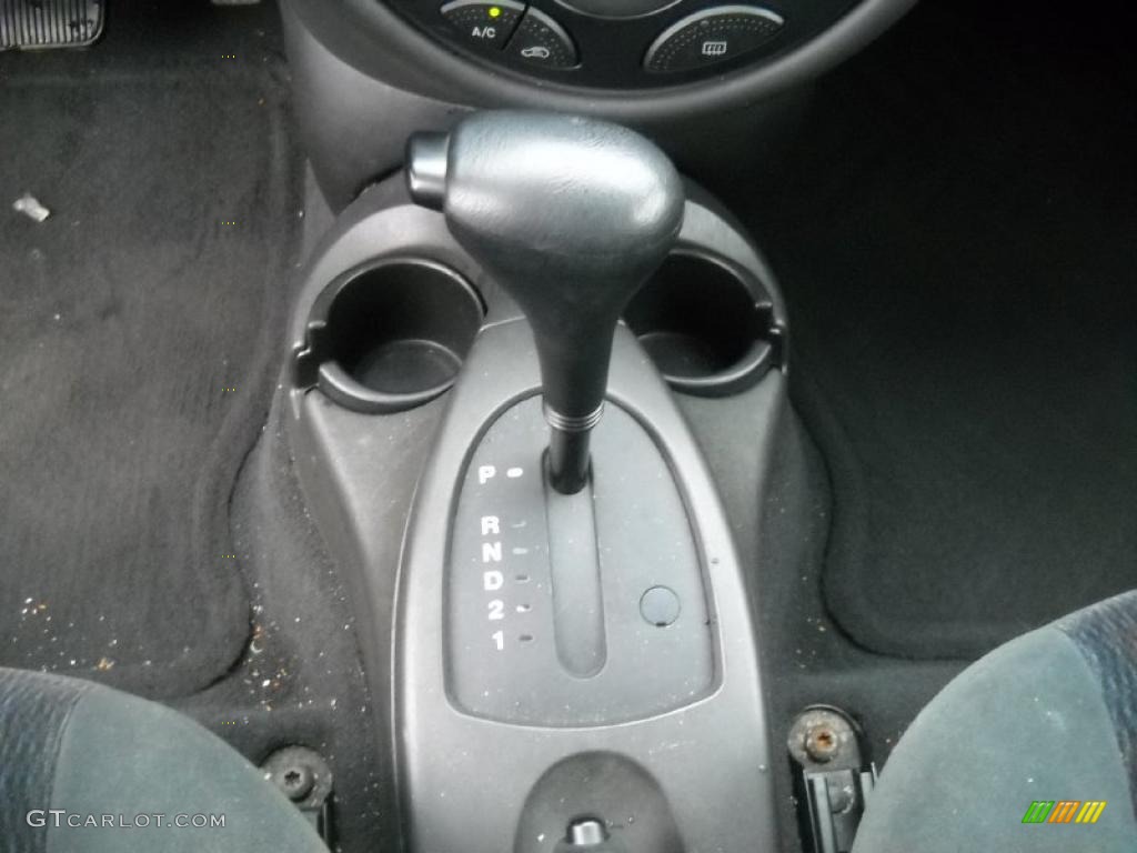 2000 Ford Focus LX Sedan Transmission Photos