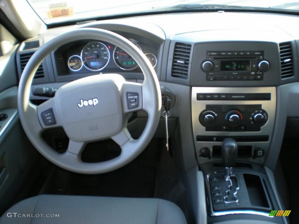 2007 Grand Cherokee Laredo 4x4 - Mineral Gray Metallic / Medium Slate Gray photo #19