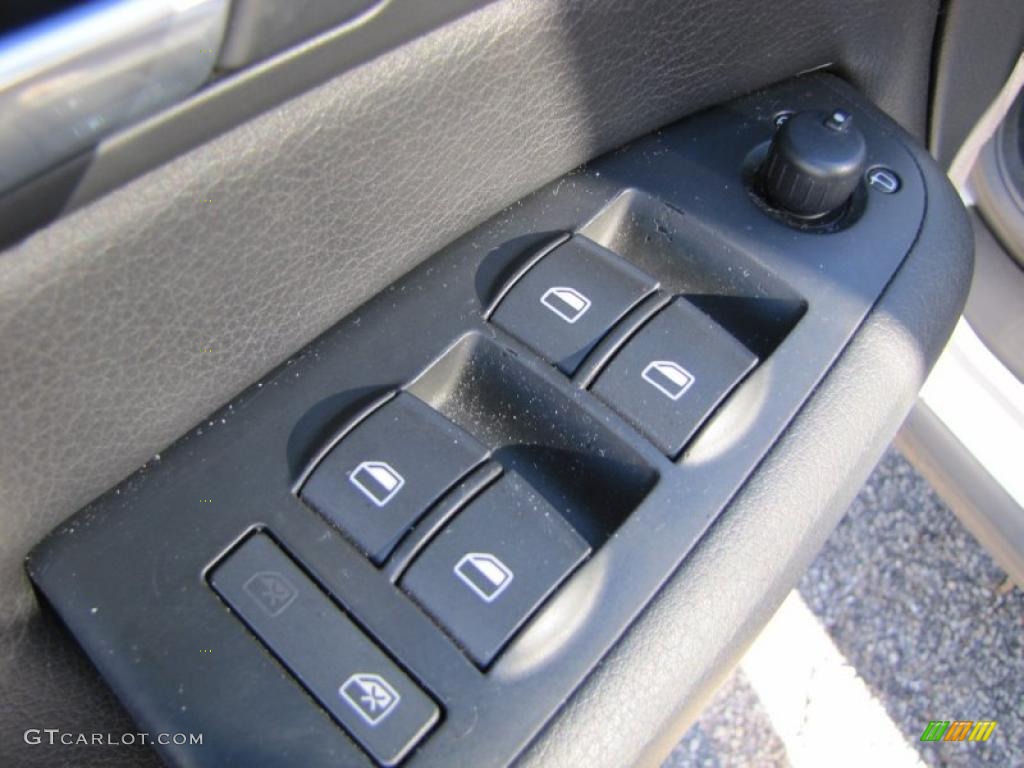 2004 A4 1.8T Sedan - Light Silver Metallic / Ebony photo #11