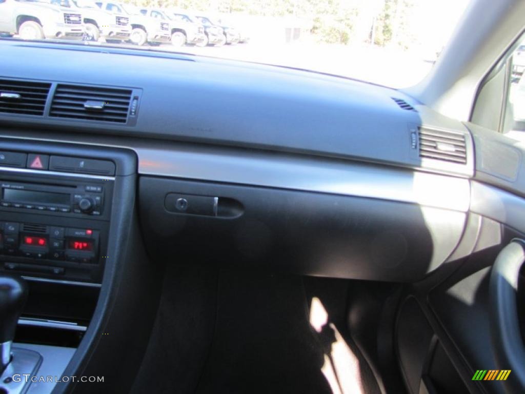 2004 A4 1.8T Sedan - Light Silver Metallic / Ebony photo #15