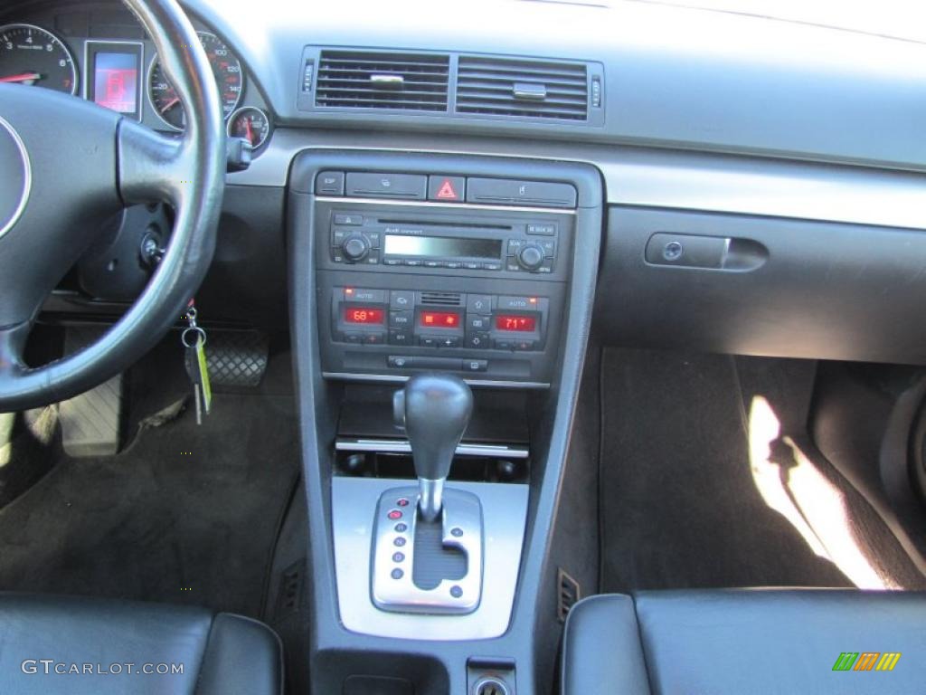 2004 Audi A4 1.8T Sedan Controls Photo #40914905