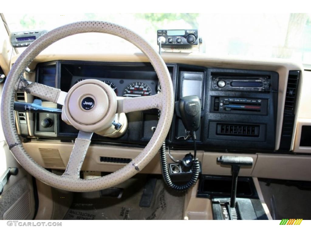 1994 Jeep Cherokee Sport Beige Dashboard Photo #40916181