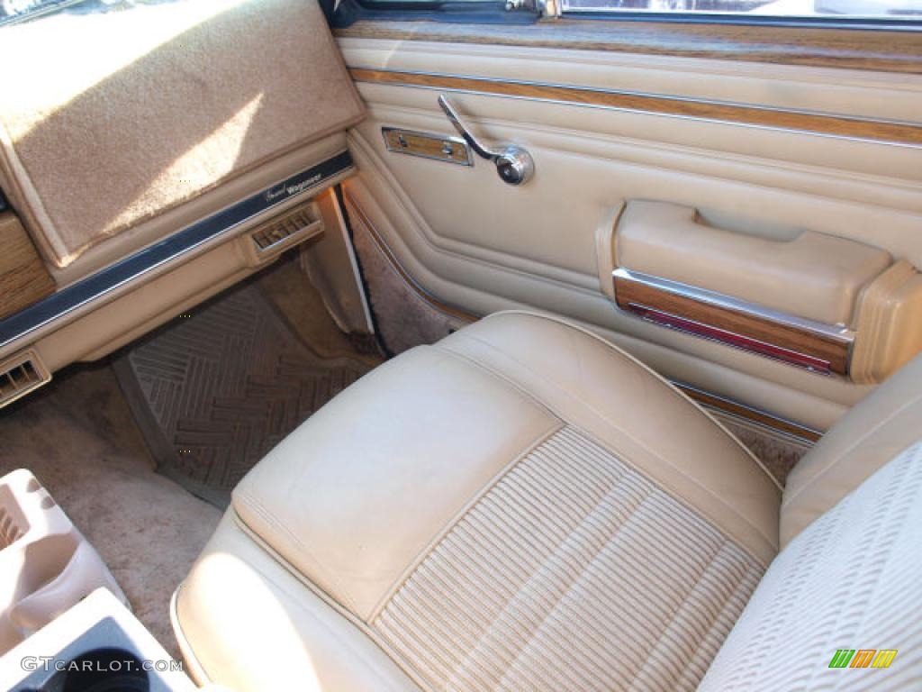 1991 Grand Wagoneer 4x4 - Bright White / Spice Beige photo #13