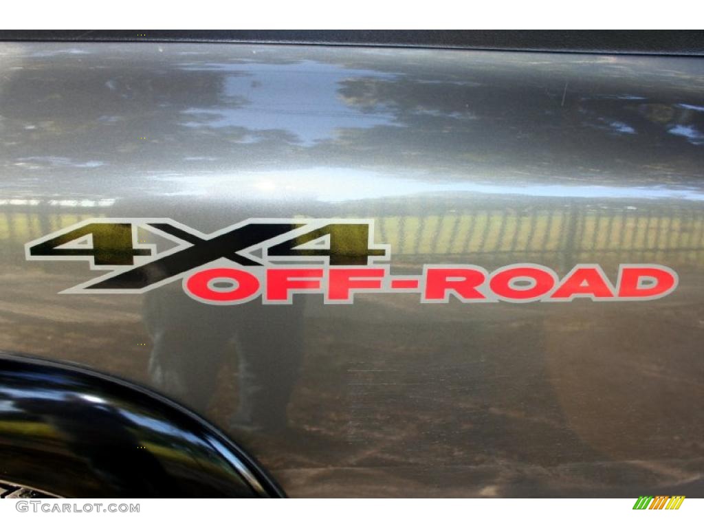 2004 Dodge Ram 2500 SLT Quad Cab 4x4 Marks and Logos Photo #40918205