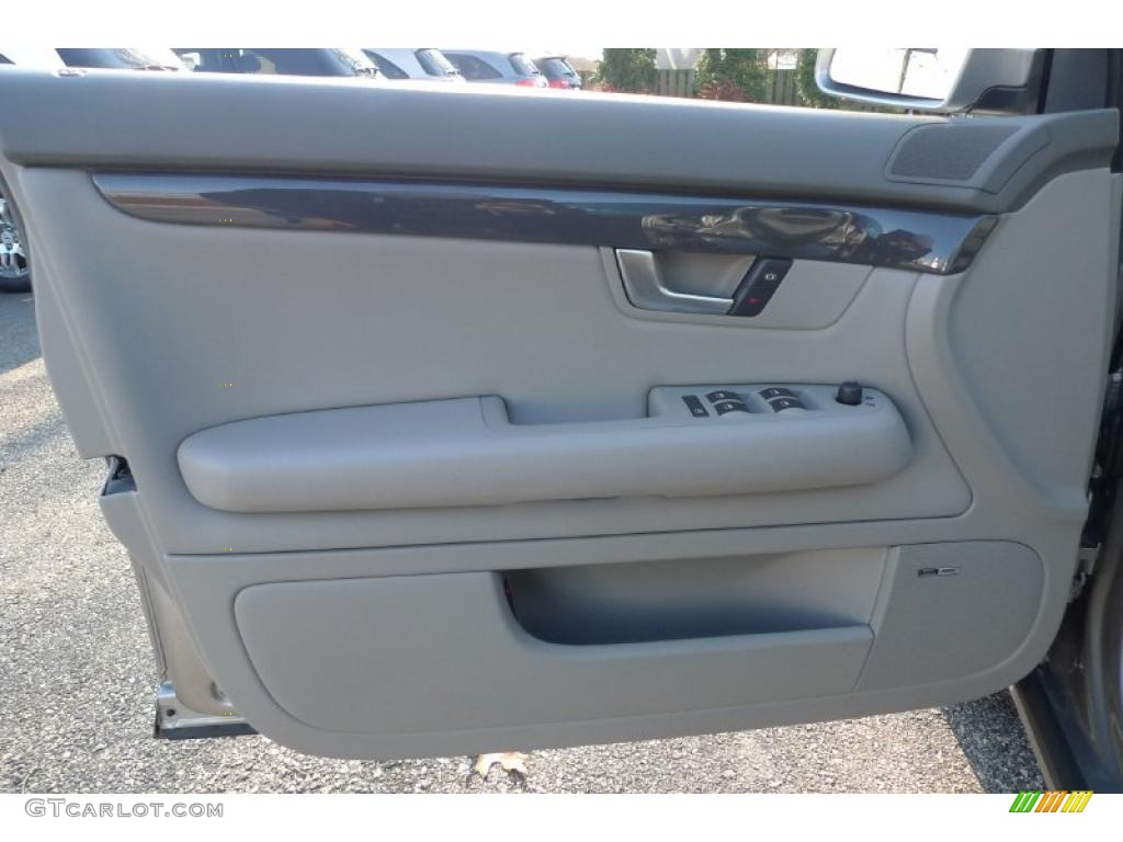 2005 Audi A4 1.8T quattro Avant Platinum Door Panel Photo #40922921