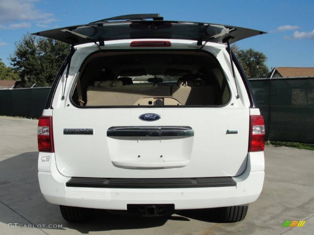 2011 Expedition XLT - Oxford White / Camel photo #20