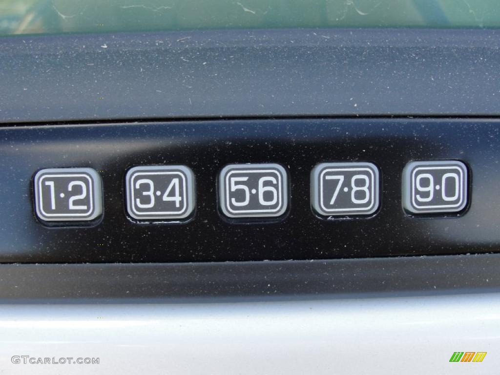 2011 Ford Expedition Limited Controls Photo #40925760