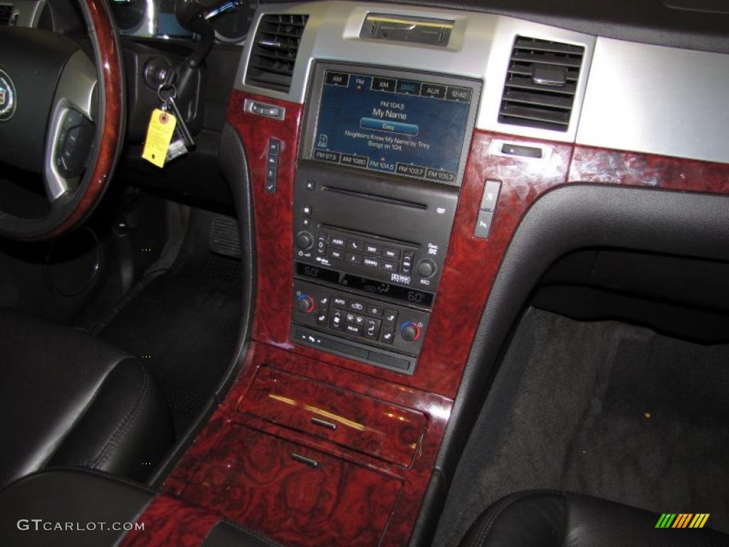 2009 Cadillac Escalade Standard Escalade Model Controls Photo #40927349