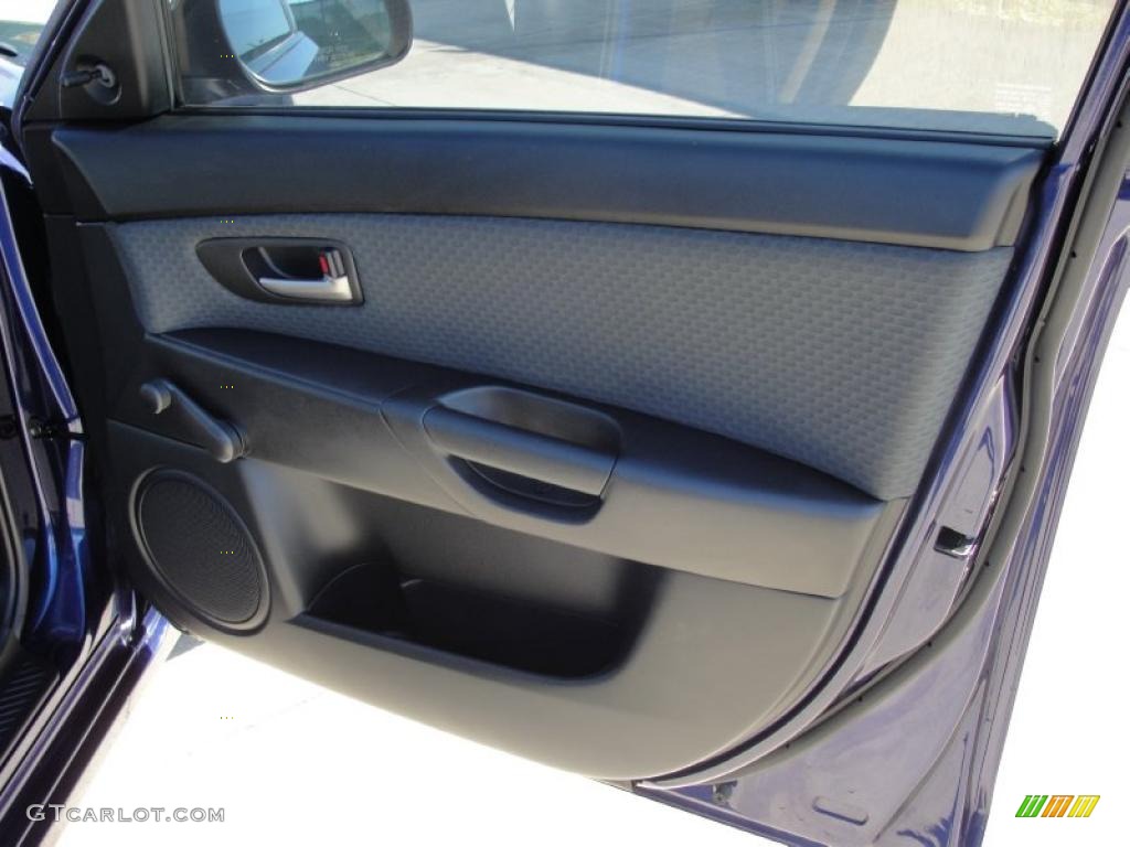 2006 MAZDA3 i Sedan - Strato Blue Mica / Black photo #22