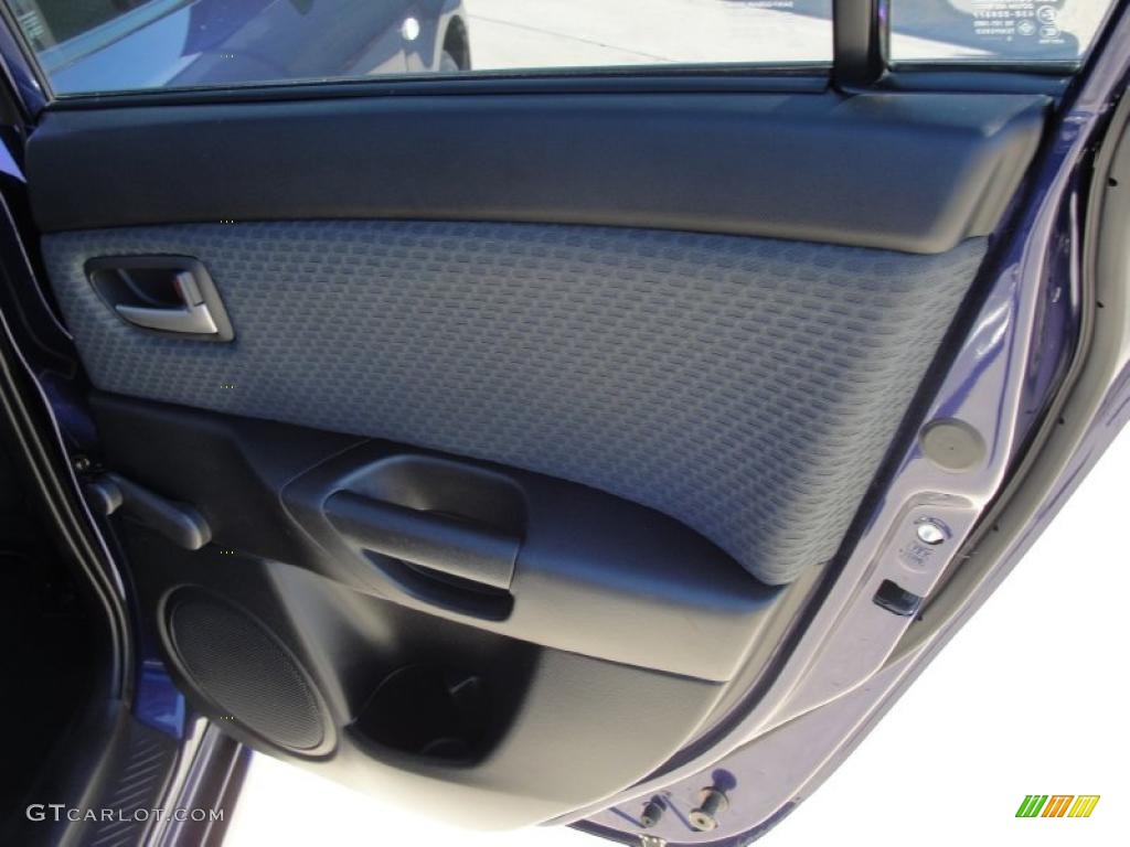 2006 MAZDA3 i Sedan - Strato Blue Mica / Black photo #25