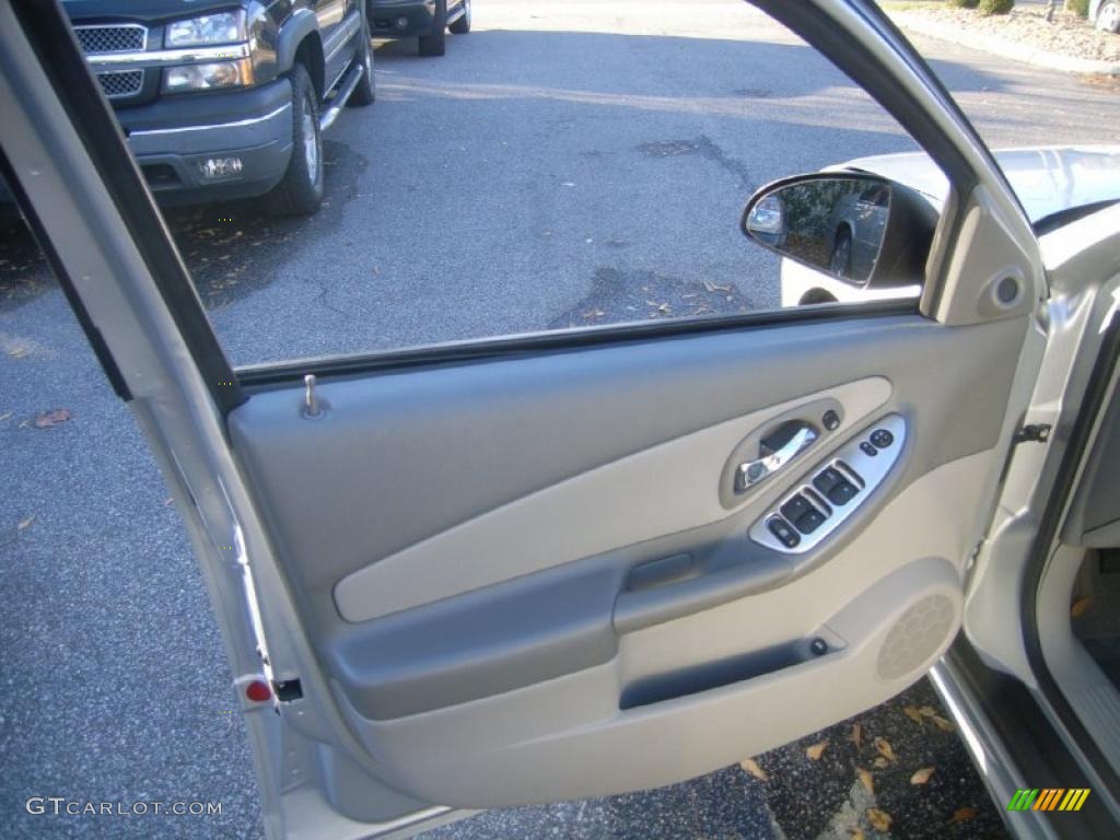 2005 Malibu Maxx LT Wagon - Galaxy Silver Metallic / Gray photo #13