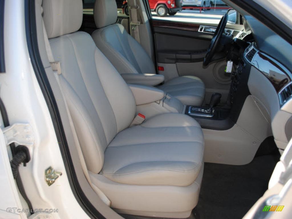 2005 Pacifica Touring - Stone White / Light Taupe photo #19