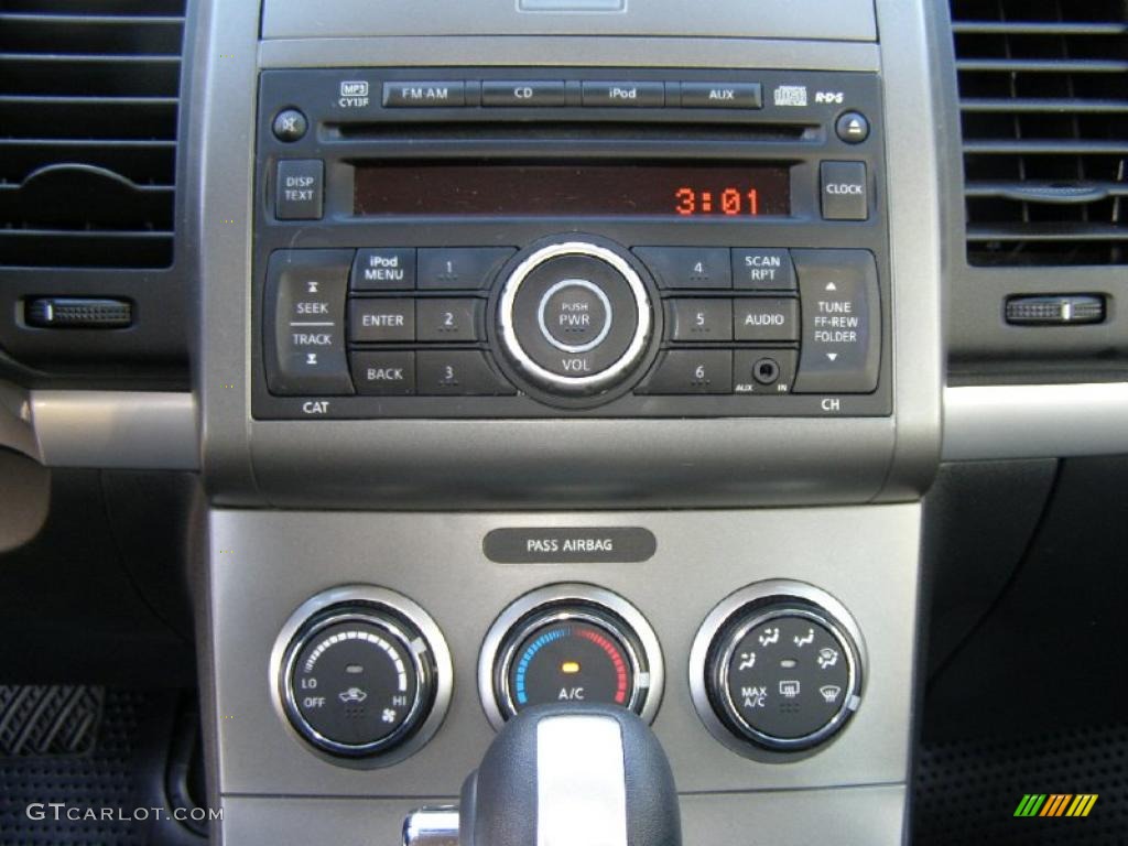 2010 Sentra 2.0 SR - Brilliant Silver Metallic / Charcoal photo #14