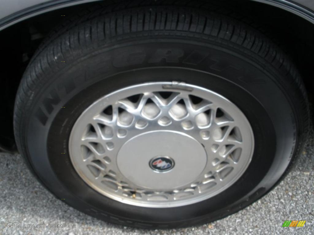 1996 Buick Park Avenue Standard Park Avenue Model Wheel Photo #40936870