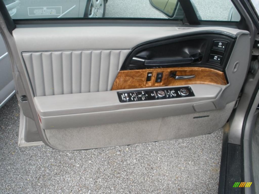 1996 Buick Park Avenue Standard Park Avenue Model Beige Door Panel Photo #40936898