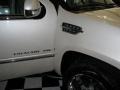White Diamond - Escalade ESV AWD Photo No. 23