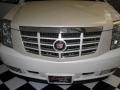 White Diamond - Escalade ESV AWD Photo No. 24