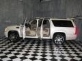 White Diamond - Escalade ESV AWD Photo No. 26