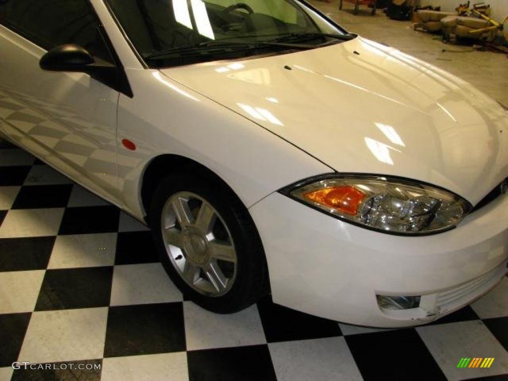 2002 Cougar V6 Coupe - Vibrant White / Midnight Black photo #3