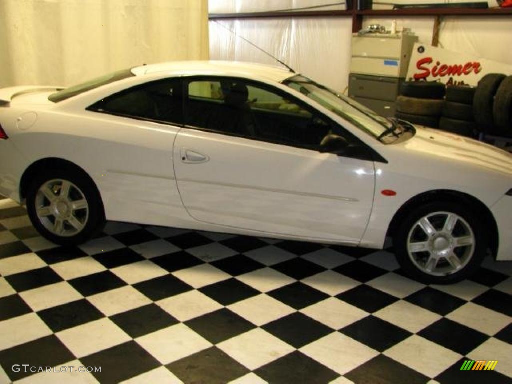 2002 Cougar V6 Coupe - Vibrant White / Midnight Black photo #4