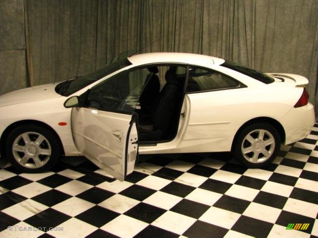 2002 Cougar V6 Coupe - Vibrant White / Midnight Black photo #8