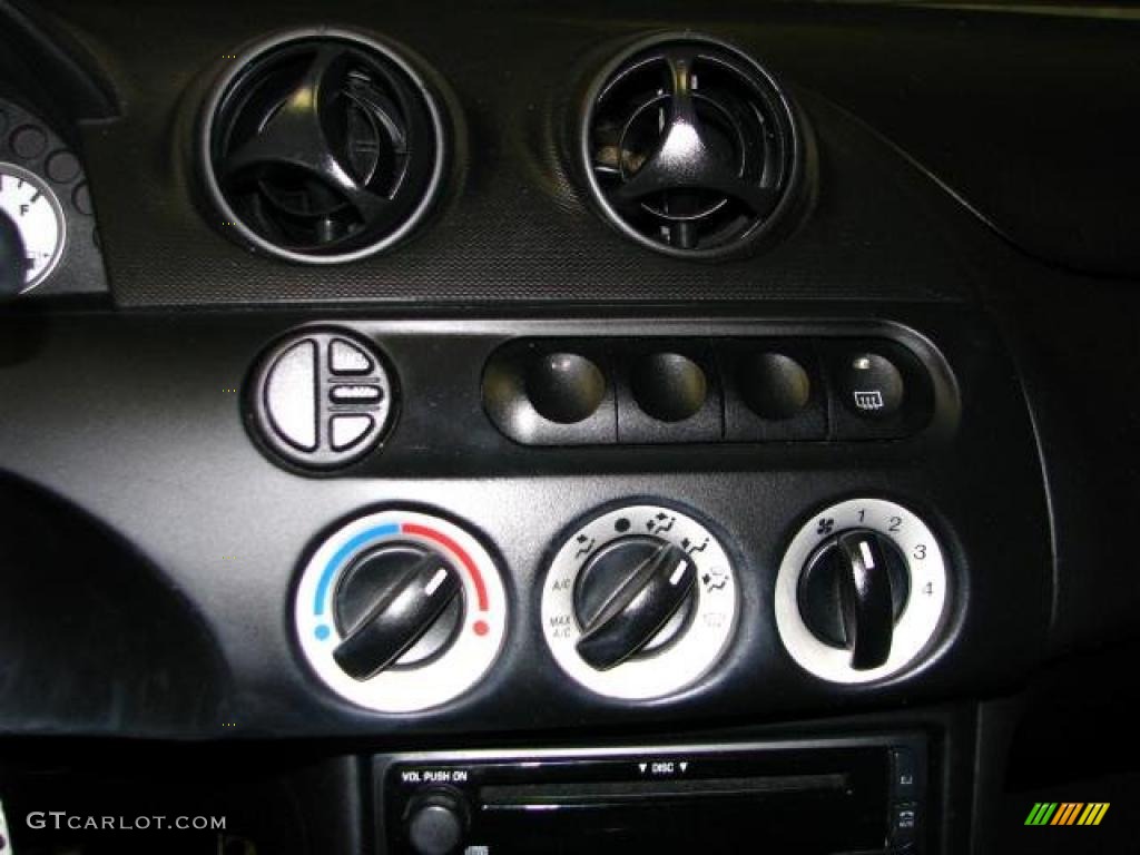 2002 Cougar V6 Coupe - Vibrant White / Midnight Black photo #15