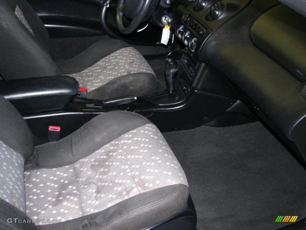 2002 Cougar V6 Coupe - Vibrant White / Midnight Black photo #16
