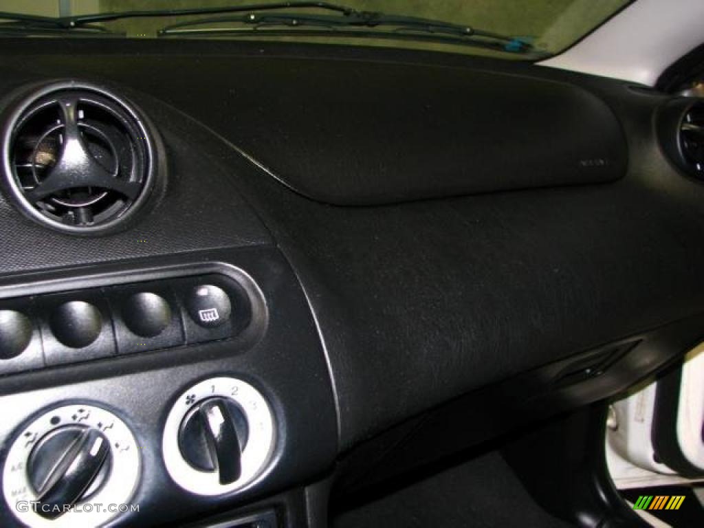 2002 Cougar V6 Coupe - Vibrant White / Midnight Black photo #17