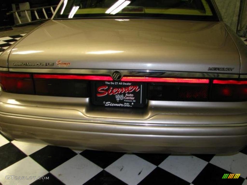 1995 Grand Marquis LS - Champagne Metallic / Beige photo #2