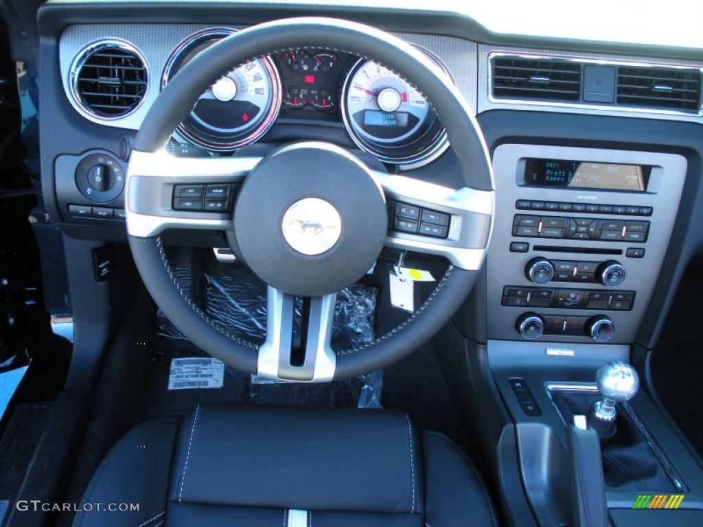 2011 Ford Mustang GT Premium Convertible Charcoal Black/Cashmere Dashboard Photo #40945374