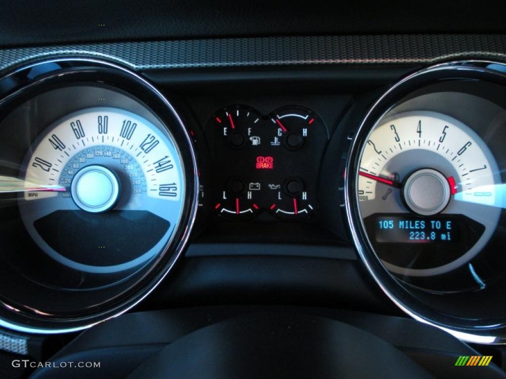 2011 Ford Mustang GT Premium Convertible Gauges Photo #40945394