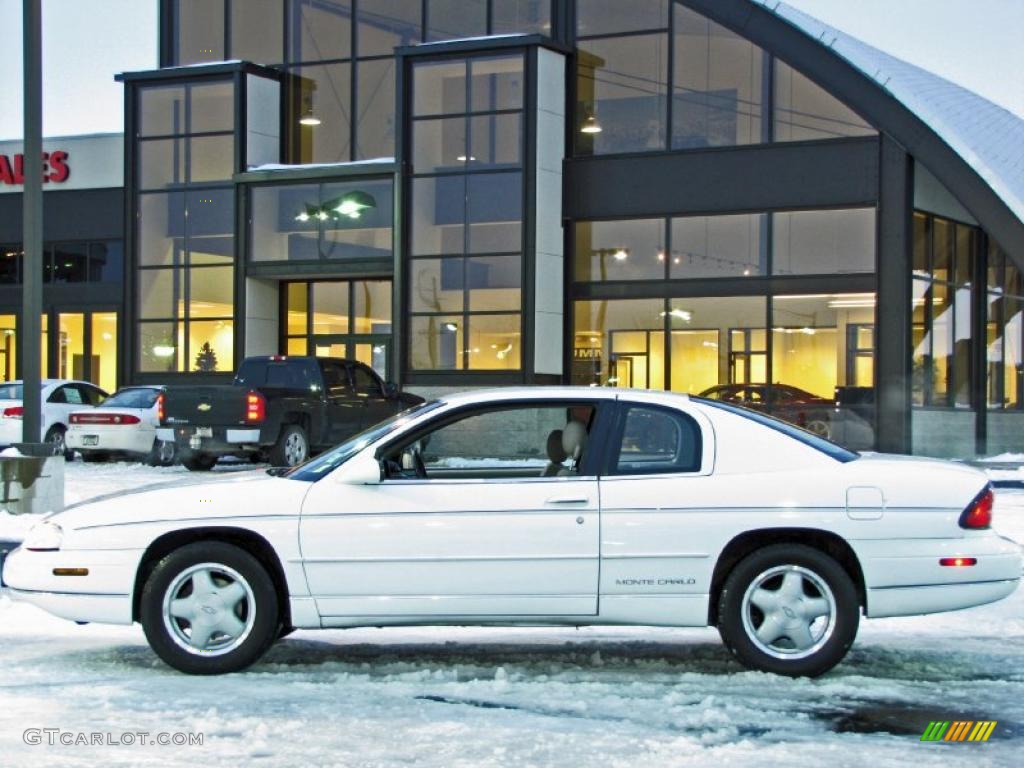 Bright White Chevrolet Monte Carlo