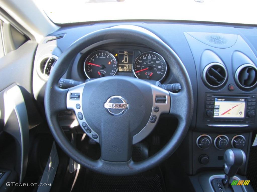2011 Rogue SV - Pearl White / Black photo #11