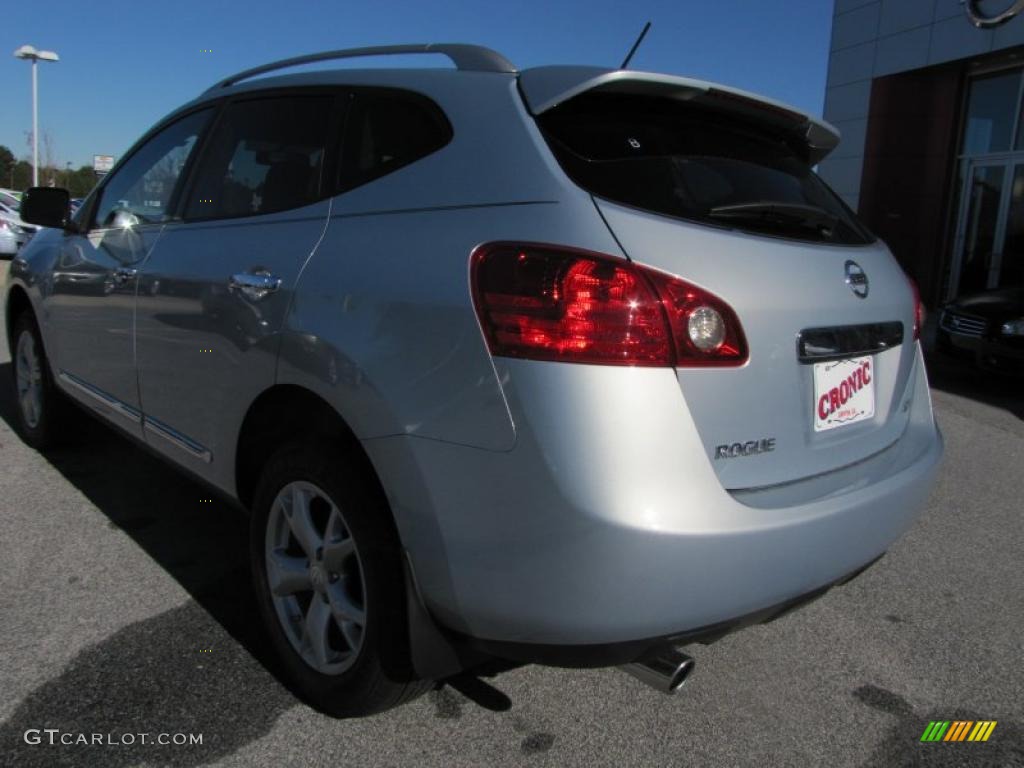 2011 Rogue SV - Silver Ice Metallic / Black photo #3