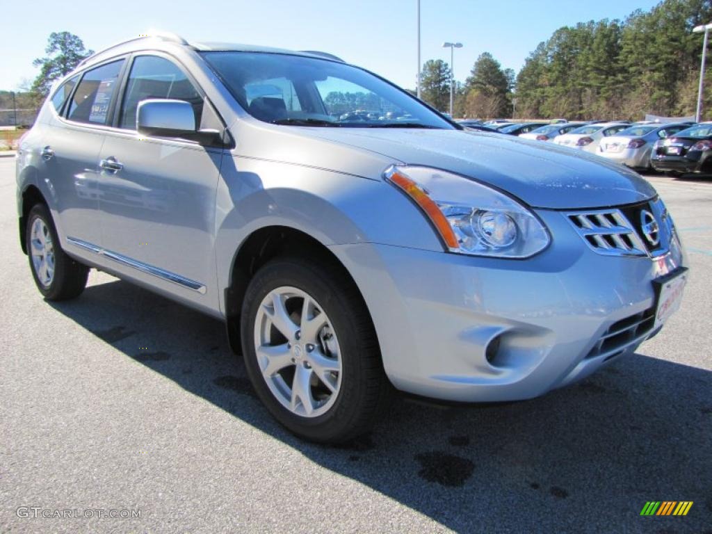 2011 Rogue SV - Silver Ice Metallic / Black photo #6