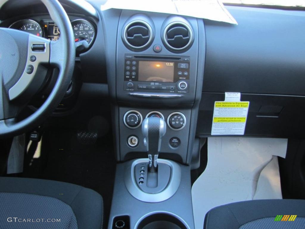 2011 Rogue SV - Silver Ice Metallic / Black photo #13