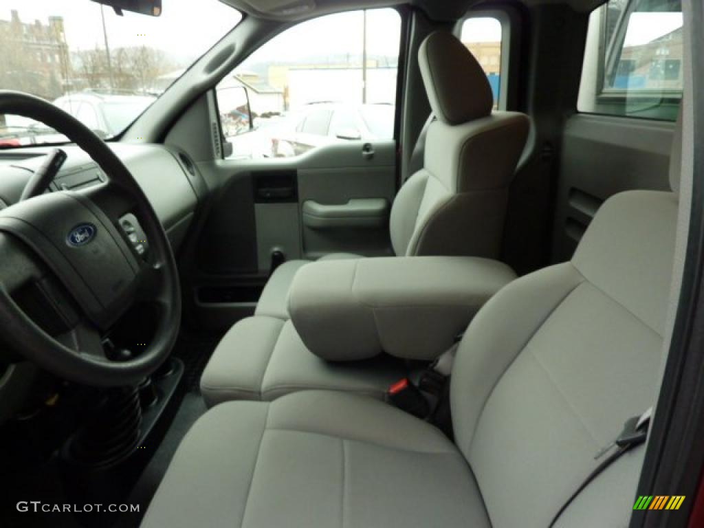 Medium Flint Interior 2007 Ford F150 XL Regular Cab 4x4 Photo #40952494