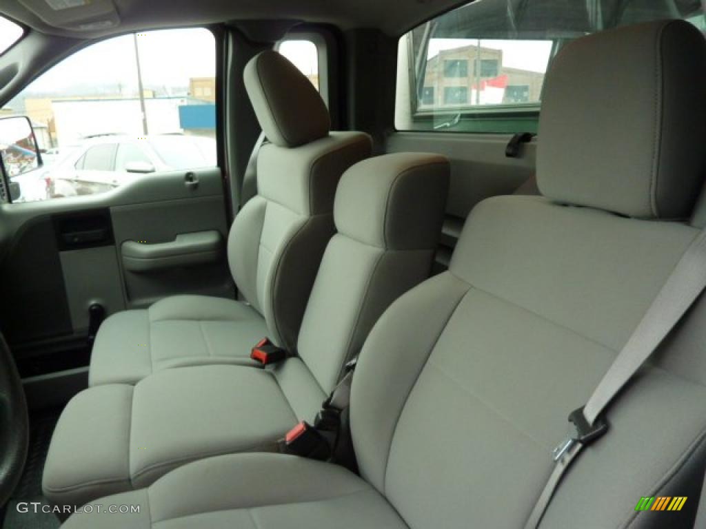 Medium Flint Interior 2007 Ford F150 XL Regular Cab 4x4 Photo #40952526