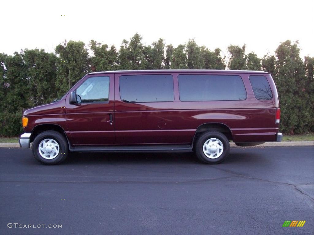 Dark Toreador Red Metallic 2005 Ford E Series Van E350 Super Duty XLT Passenger Exterior Photo #40952750