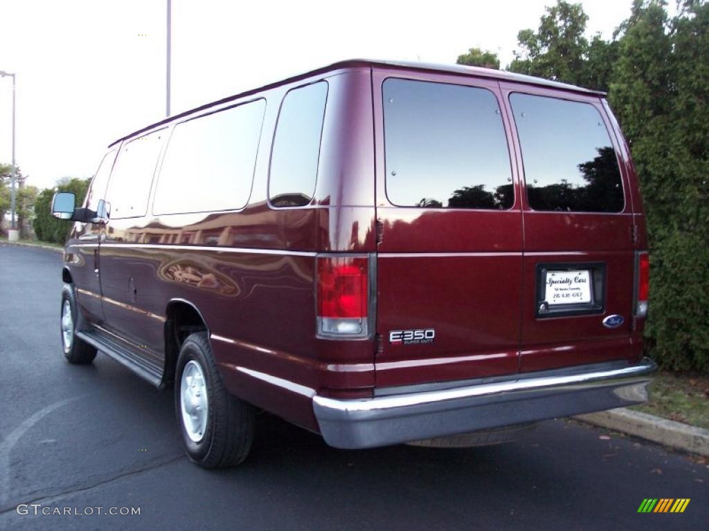 Dark Toreador Red Metallic 2005 Ford E Series Van E350 Super Duty XLT Passenger Exterior Photo #40952774