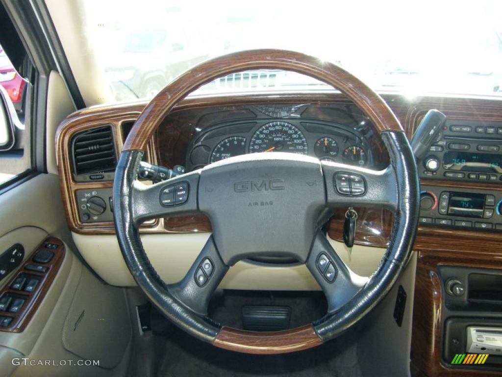 2004 GMC Yukon XL 1500 SLT Neutral/Shale Steering Wheel Photo #40955077