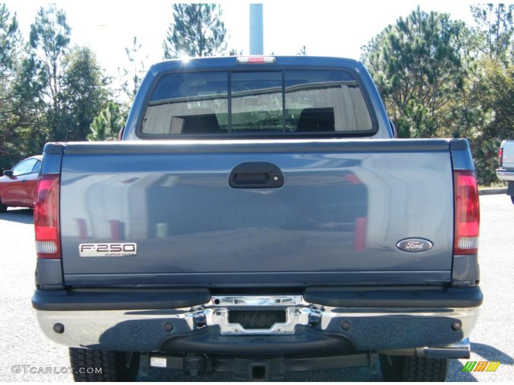 2007 F250 Super Duty Lariat Crew Cab 4x4 - Medium Wedgewood Blue Metallic / Tan photo #4