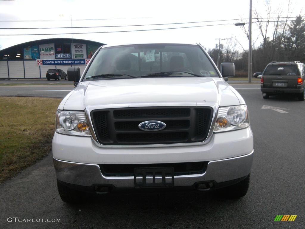 2004 F150 XLT Regular Cab 4x4 - Oxford White / Dark Flint photo #2
